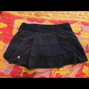 Lululemon tennis skort black size 6